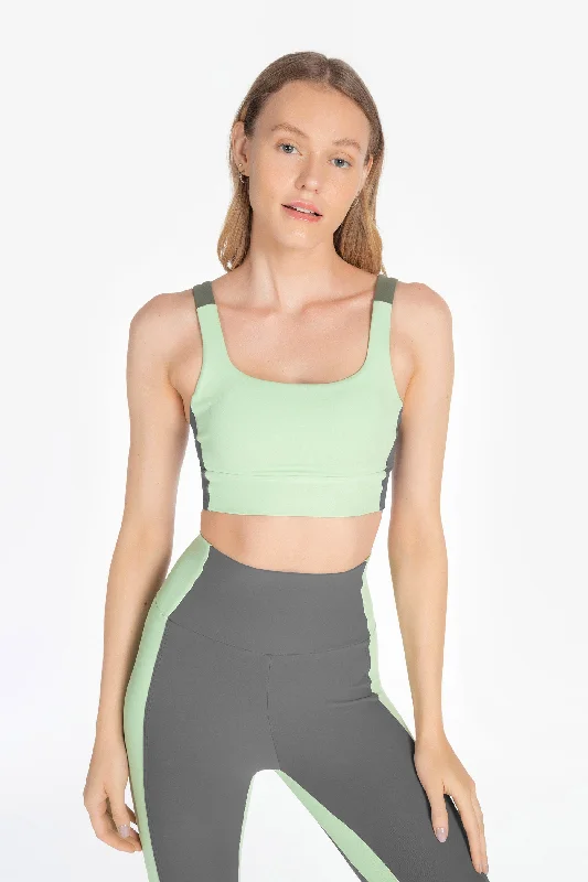 white women sport bra for a clean lookMix Color Top